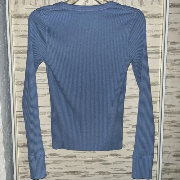 AERIE Womens Fireside Stretch Henley Long Sleeve Shirt Baby Blue Size Medium - Picture 3 of 3